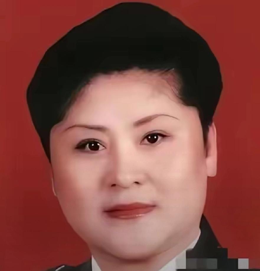 1988年火车站惊魂！
出租车司机一个急刹车救下少女，
背后的勇气让人震撼

1