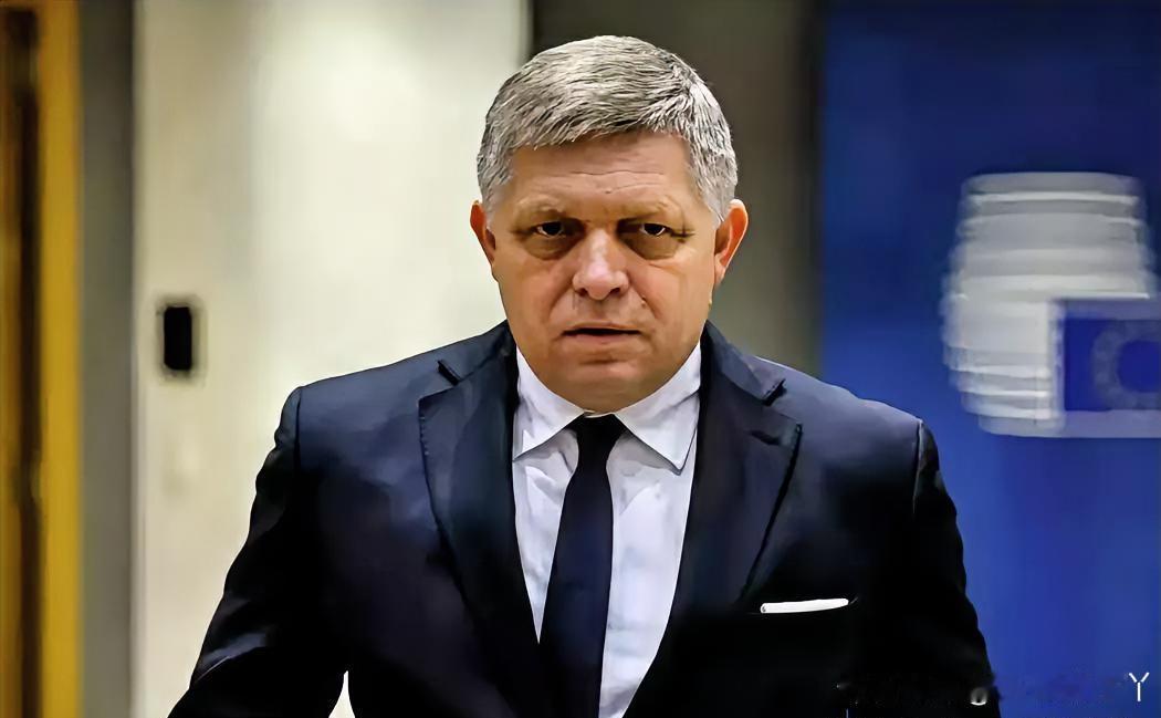 斯洛伐克总理菲佐在2月21日向乌克兰下了“最后通牒”，要求对方在2月23日前恢复