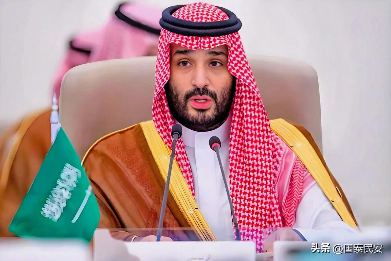 沙特这次真是不显山不露水地憋了个大招，25艘巨型油轮，装着5000万桶原油，直接