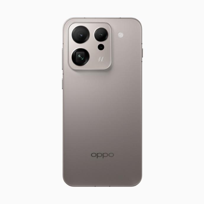 OPPO Find系列产品负责人周意保辟谣，这不是Find X9真机图。