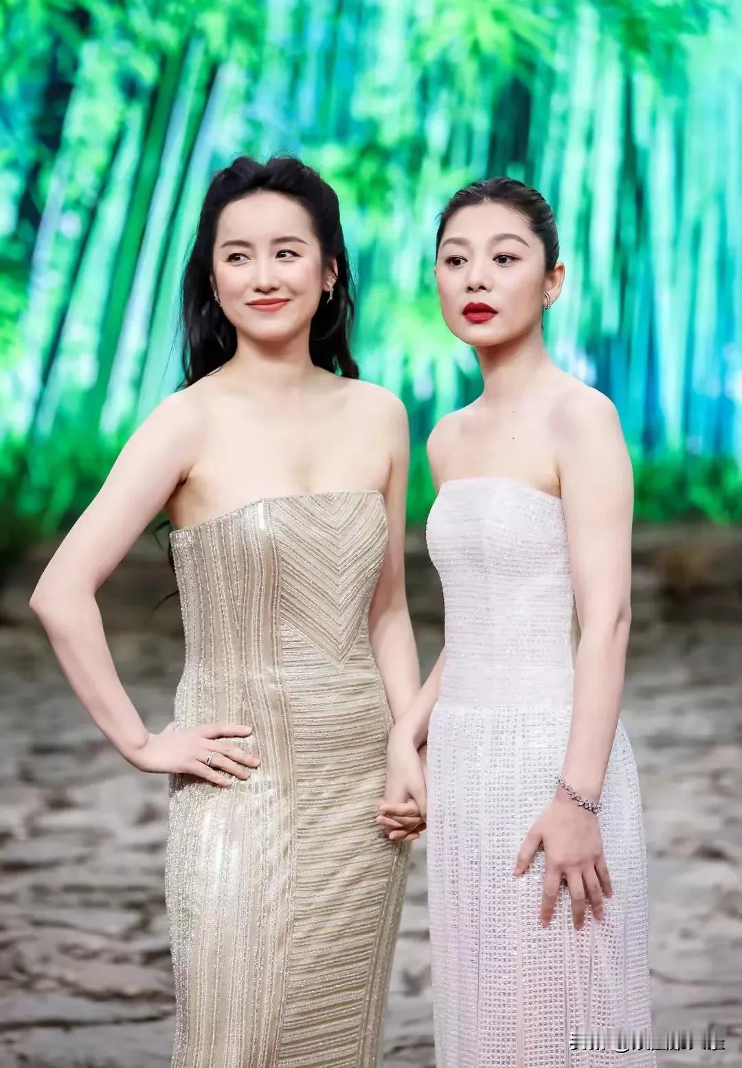 本来以为吕一是巴掌小脸，王真儿是属于大脸，没想到两人站一块一比，王真儿的脸居然比