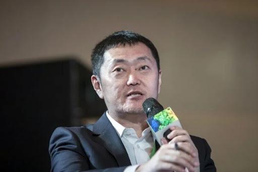 [微风]左晖，中国千亿富豪，50岁因肺癌去世，身后留下1038亿身家，让人想不通