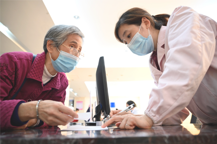 看到医保年度统计数据波动的含金量