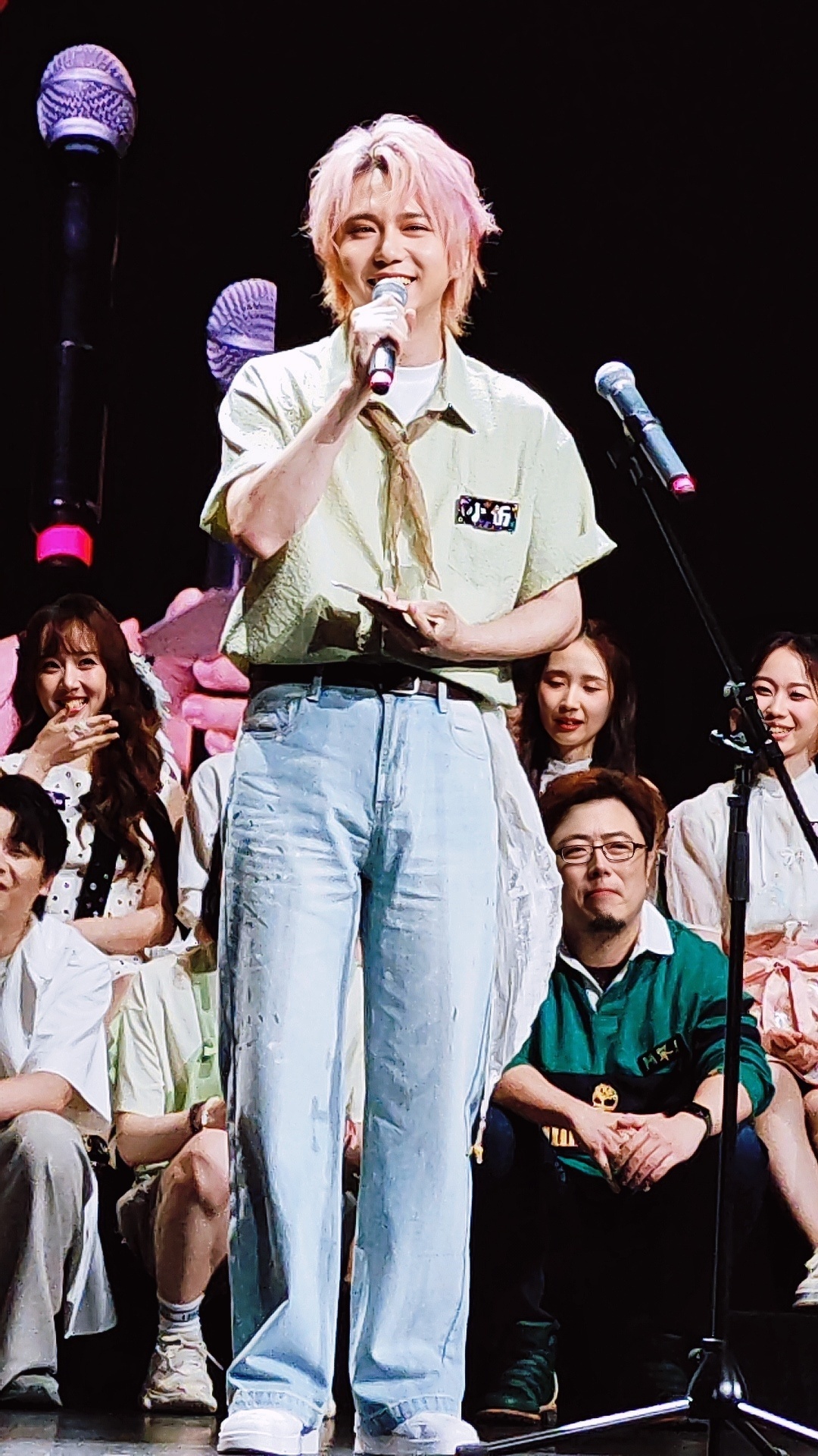我会记得在幕布落下后在缝缝里的招呼