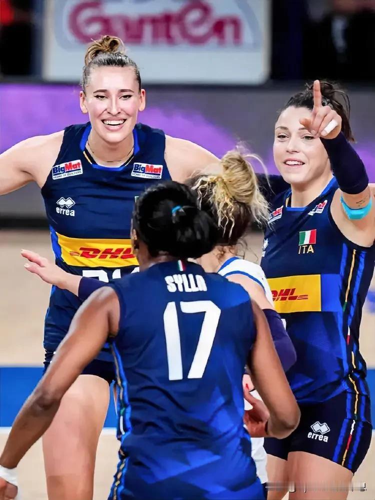 2024世界女排联赛最新🆕战报:
6月14日
(日本福冈赛区)
意大利女排直落