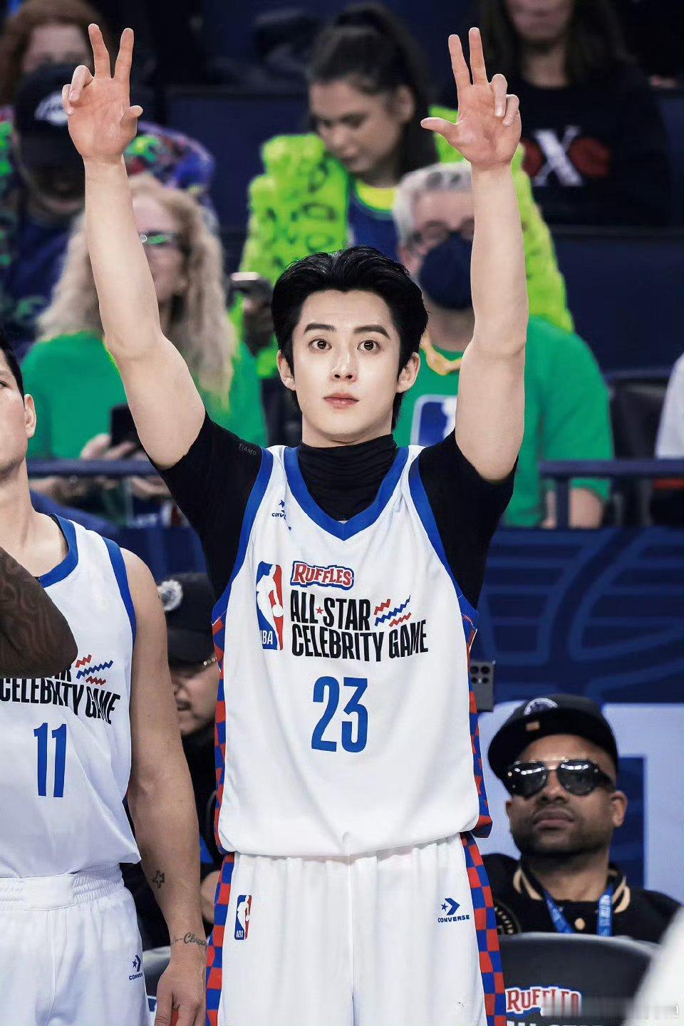 王鹤棣第三次打卡NBA全明星王鹤棣NBA全明星体验官看王鹤棣打全明星赛就像看一部