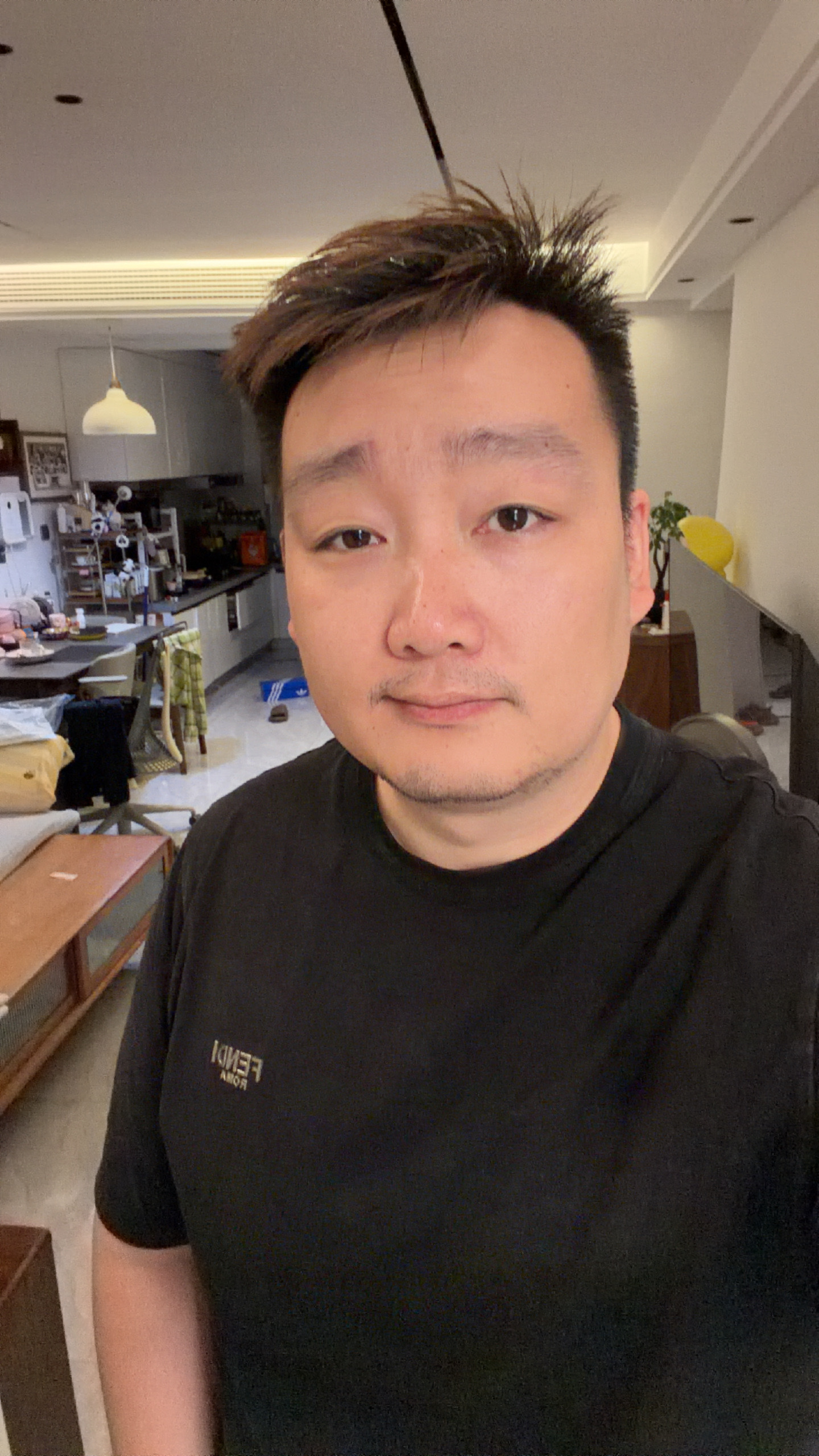 早，简单一口去公司上班干活 