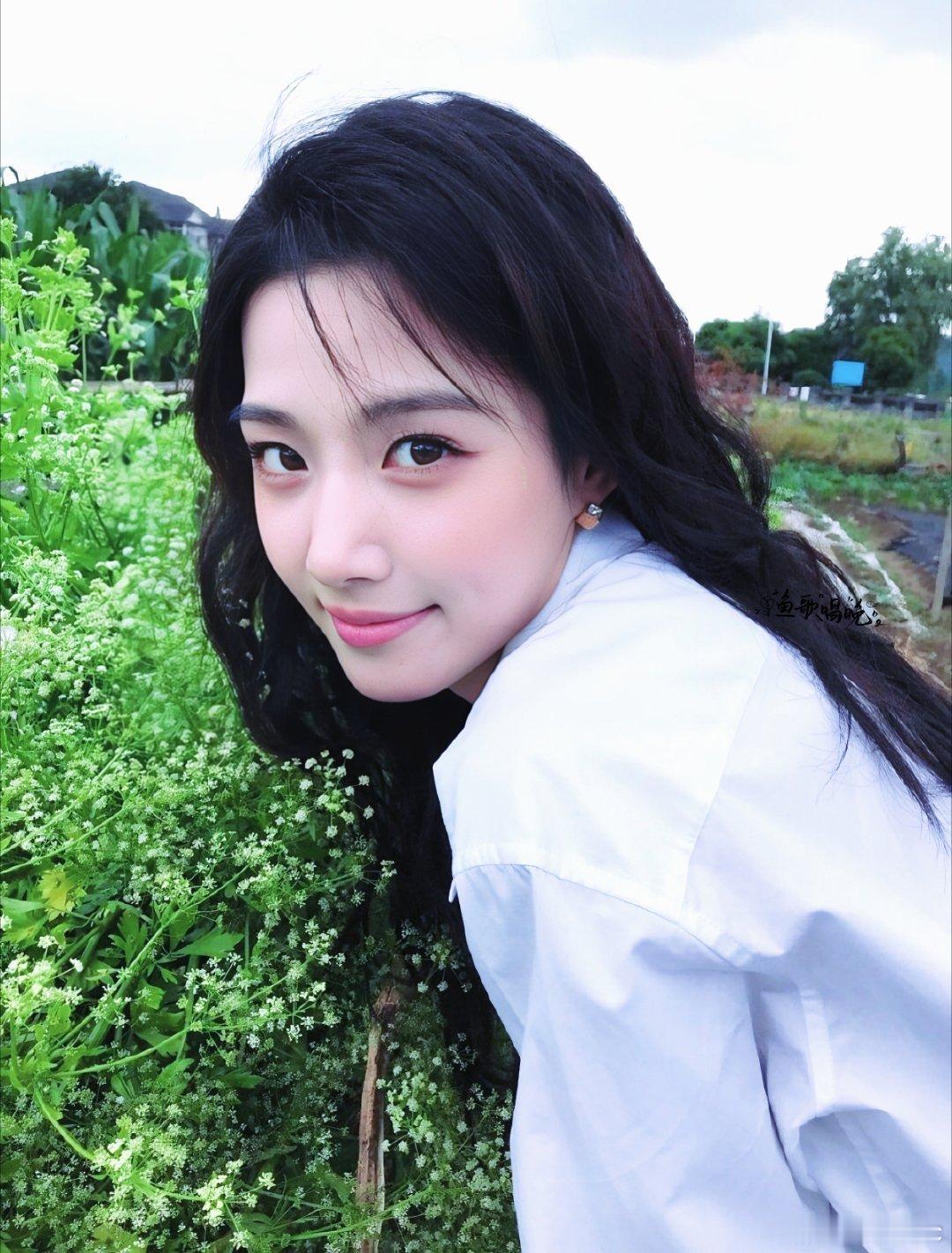 卢昱晓  lyx卢昱晓lyx 卢昱晓云厘 这沉甸甸的四季春秋苍山泱水，都在你冲我