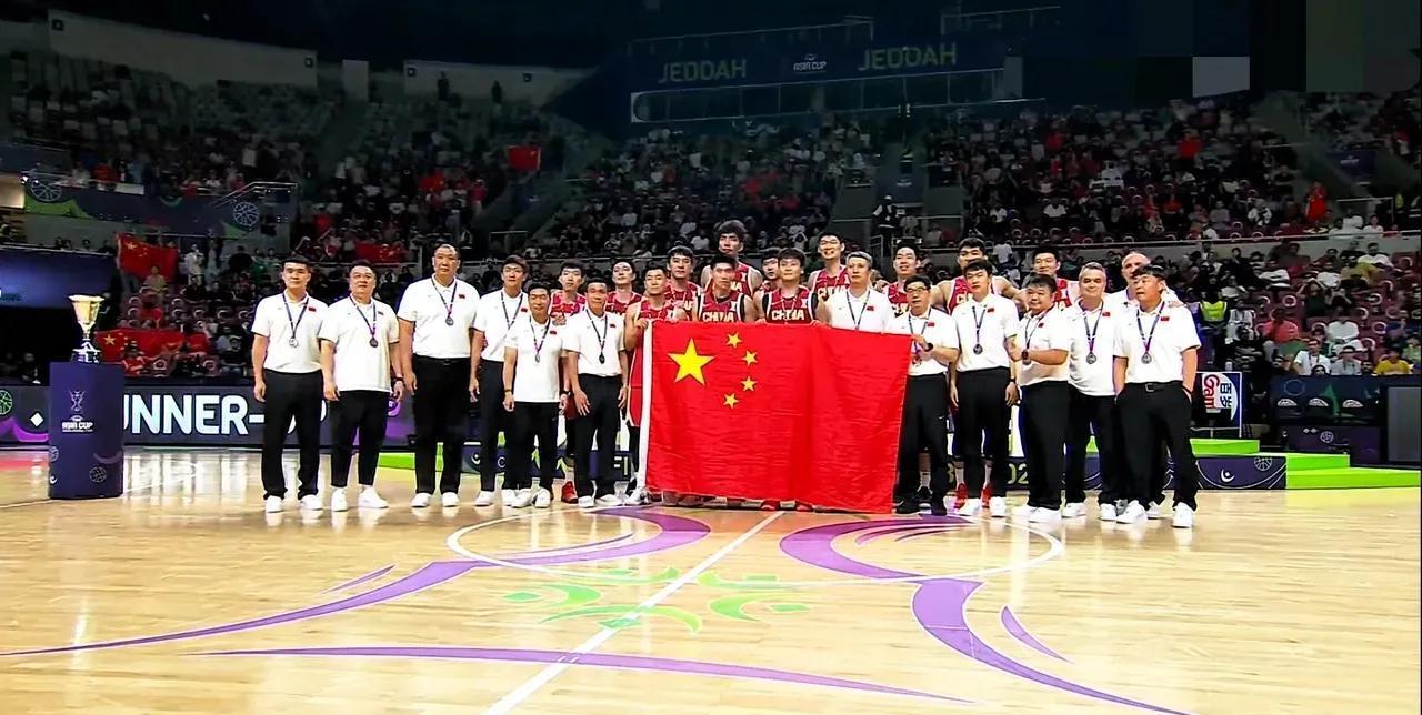十年间最好的男篮光耀亚洲!
2025年8月18日，男篮亚洲杯决赛，中国男篮战斗到