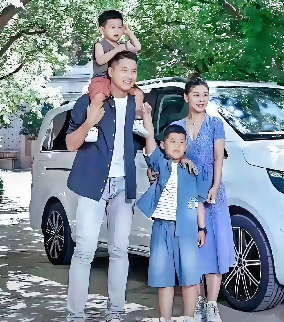 真有钱人的想法

咱们这帮普通人是彻底摸不透了。

王雷这个大连船王的独子，每年