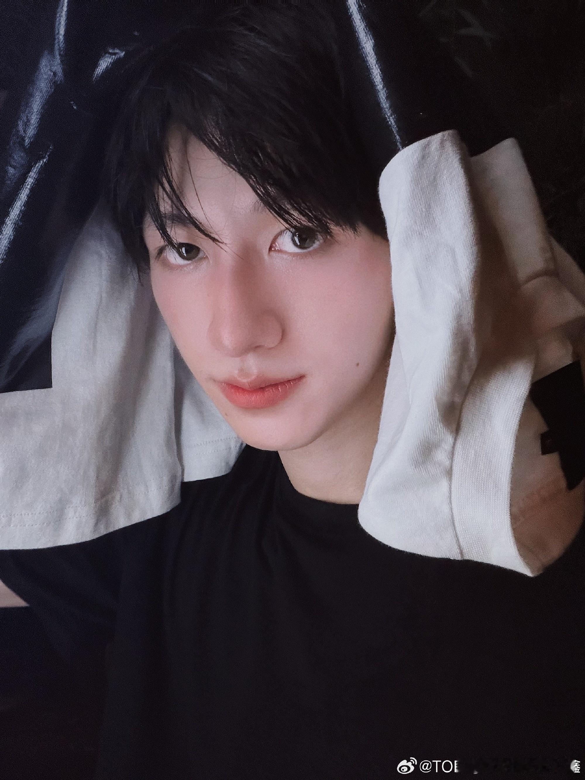 大半夜发这个的 能是好男孩嘛