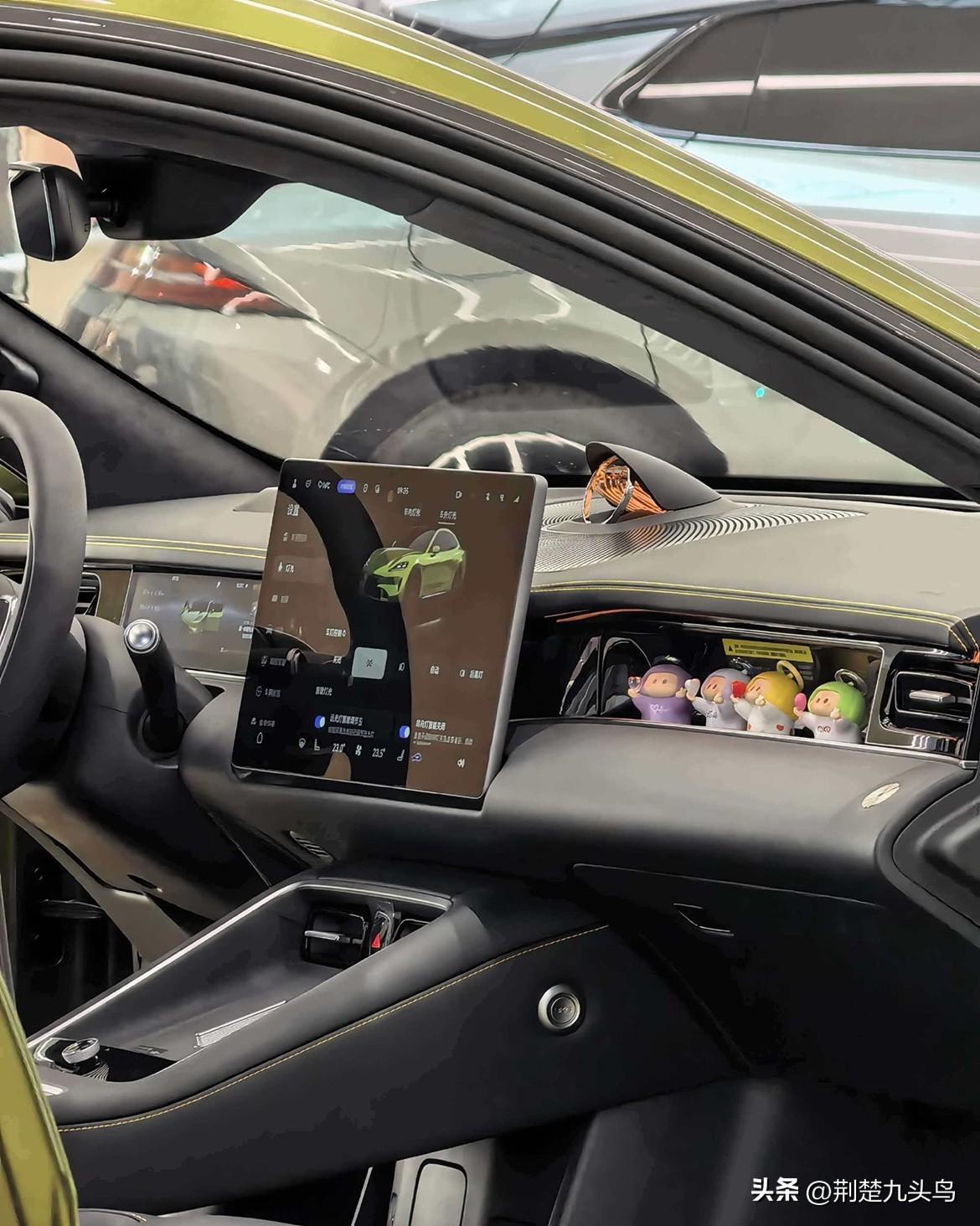 目前得到的一些消息

最新的充电技术，应该很难看到跟进的了。

主要原因有3点：