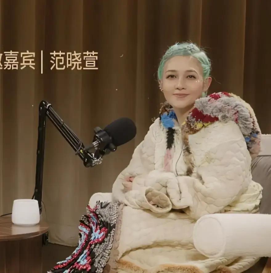 为男友摘子宫，剃寸头打舌环，从影后到魔女：49岁的她活成了这样。1998年的央视