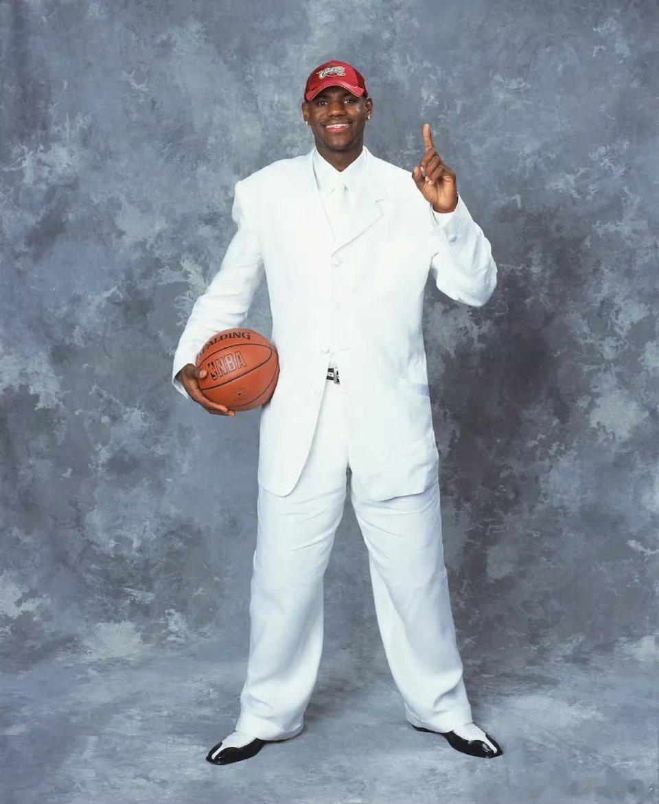 NBA现役状元之最！！！1.荣誉最高的状元——詹姆斯2.最具观赏性的状元——欧文
