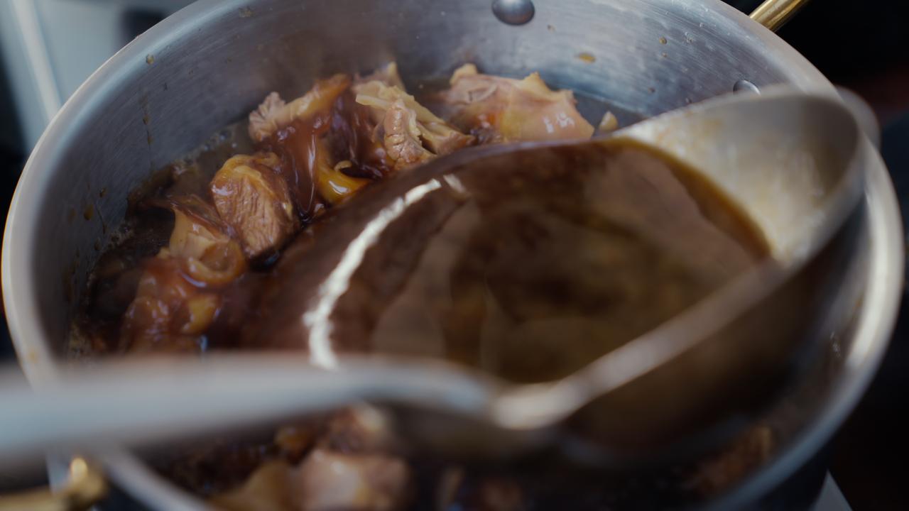 近日，财新传媒副总裁周智琛驾驶尊界S800从深圳返回泉州家乡的视频，展现出该车型