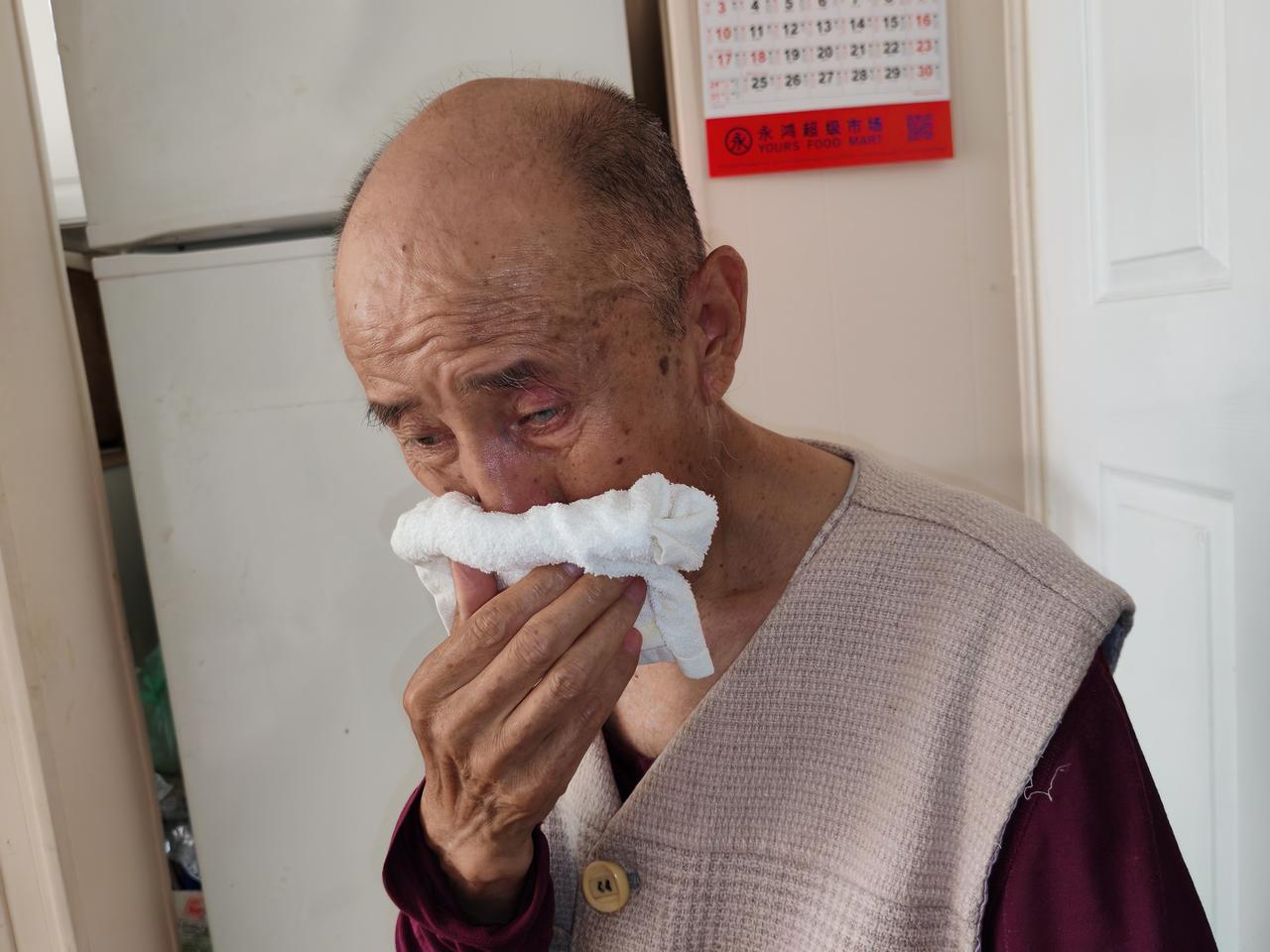 国内的医生太有经验，真的是妙方治大病！

前两天，我老伴左边的腮部无缘无故的肿了