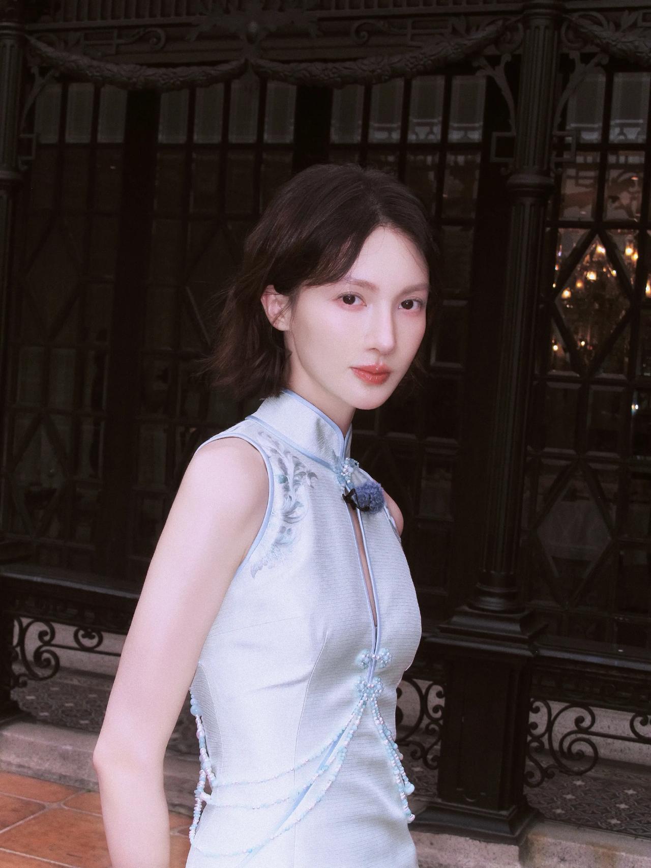 金晨真好看[奸笑]
金晨 娱乐