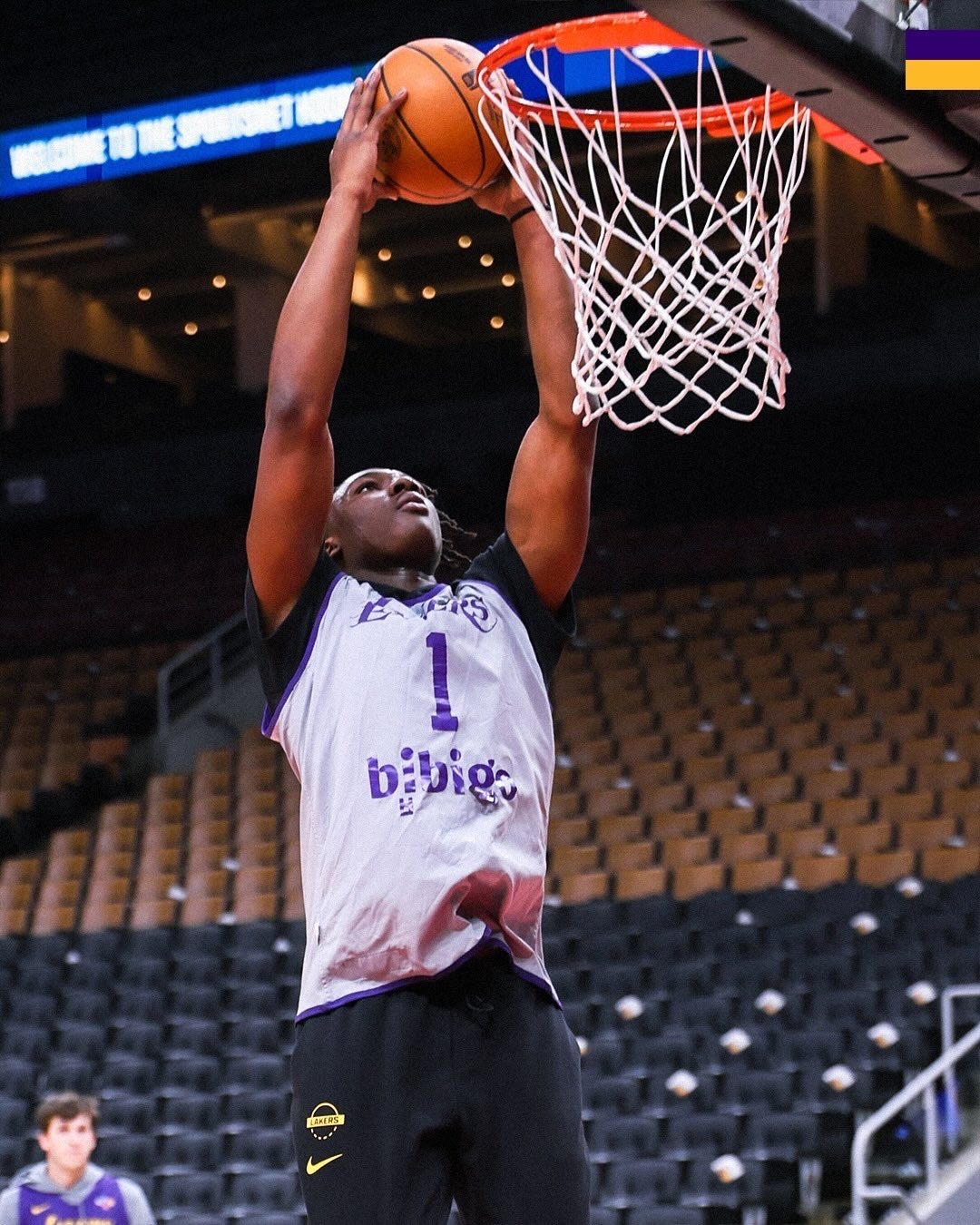 在多伦多主场训练，詹姆斯还在飞！洛杉矶湖人湖人vs猛龙