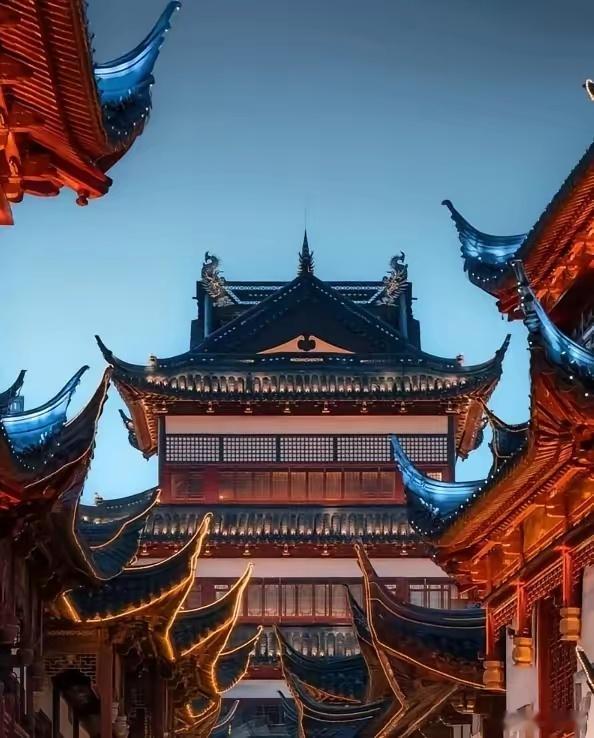 刘邦这辈子输过很多次，但最后一次赢了。项羽这辈子赢过很多次，但最后一次输了命。彭