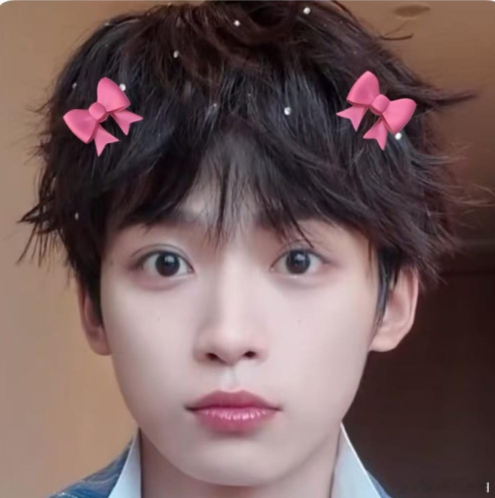 超话大赏🔮梓渝未来可期🔮新人演员梓渝 日落跌进昭昭星野，人间忽晚，山河入秋，