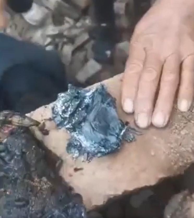 这下损失太大了！云南曲靖，一老人家中发生大火，幸运的是人没有事，但钱财上的损失就