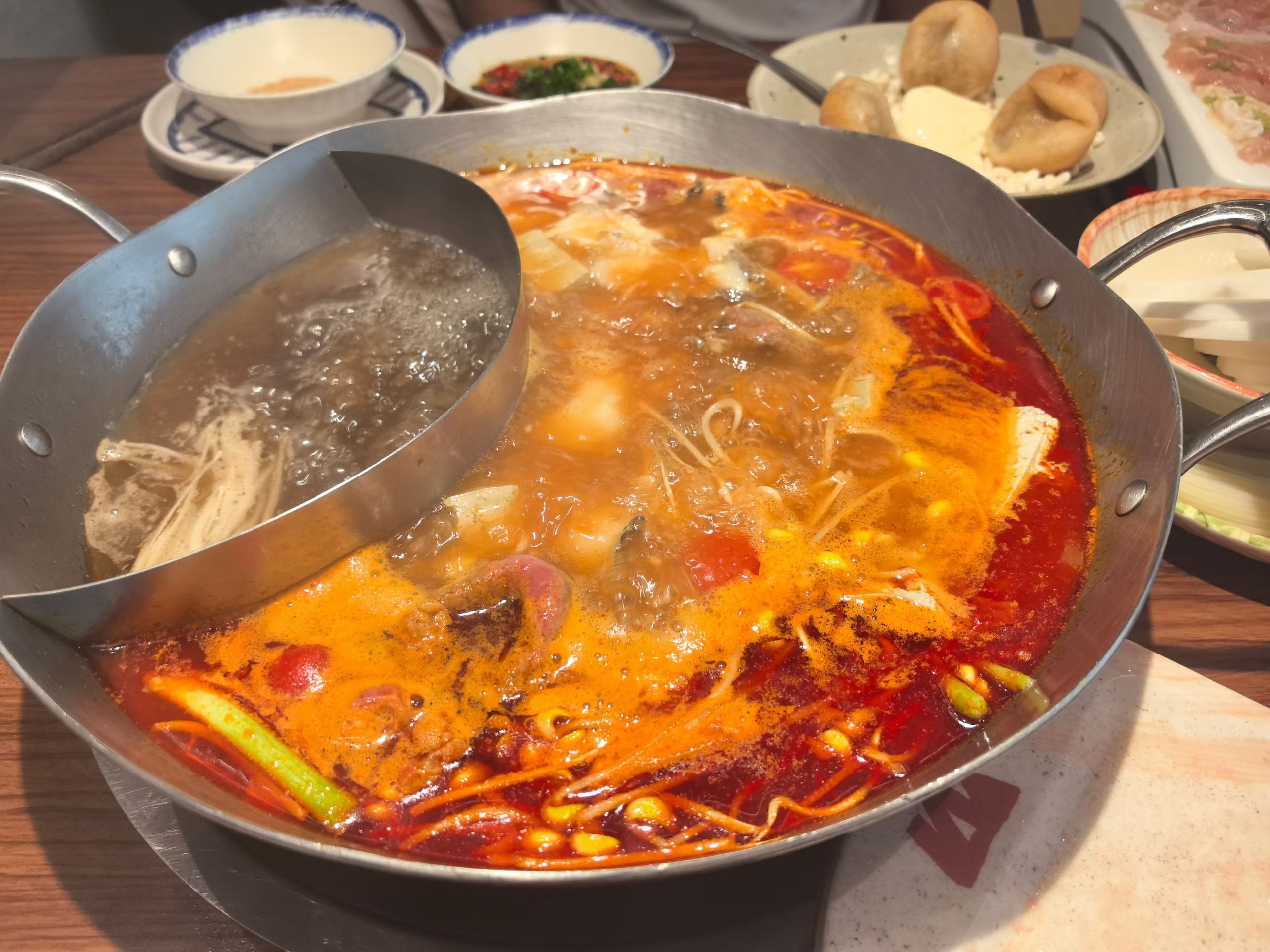 种草了一家酸汤火锅真的爆好吃ovo 