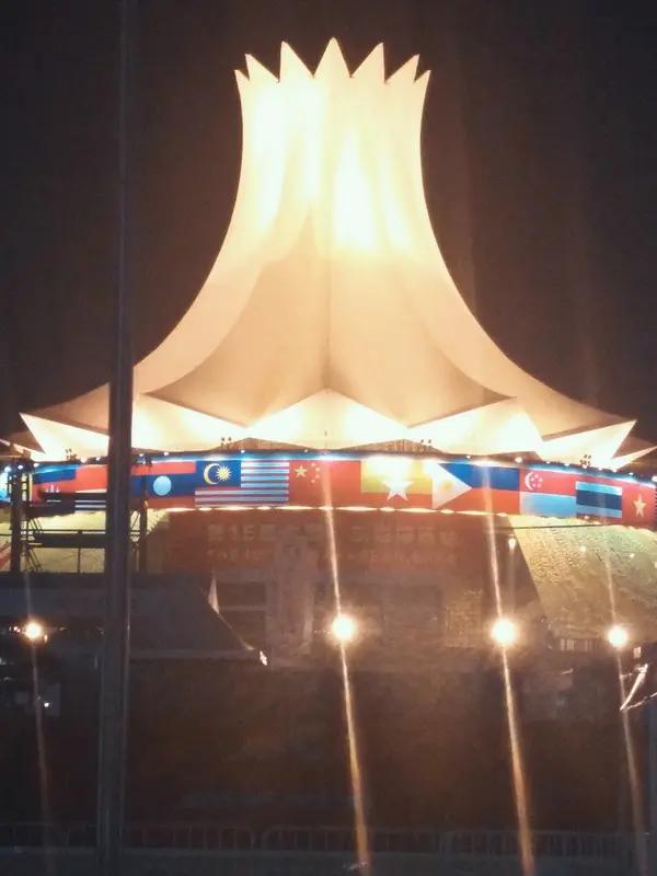 峰会上，经济合作必然是核心议题之一。随着贸易摩擦的增多和全球供应链的重塑，东盟各