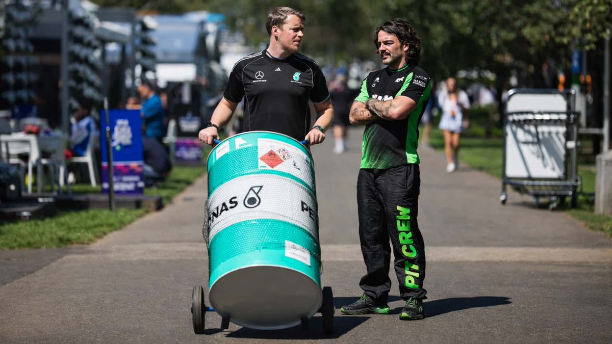 2026F1季前测试 在部分燃料供应商提出「豁免请求」后，F1车队被允许在202