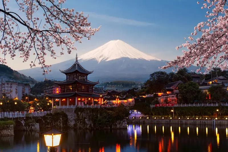 11月25日17时1分，日本九州岛发生5.3级地震，震源深度20公里。中国驻福冈