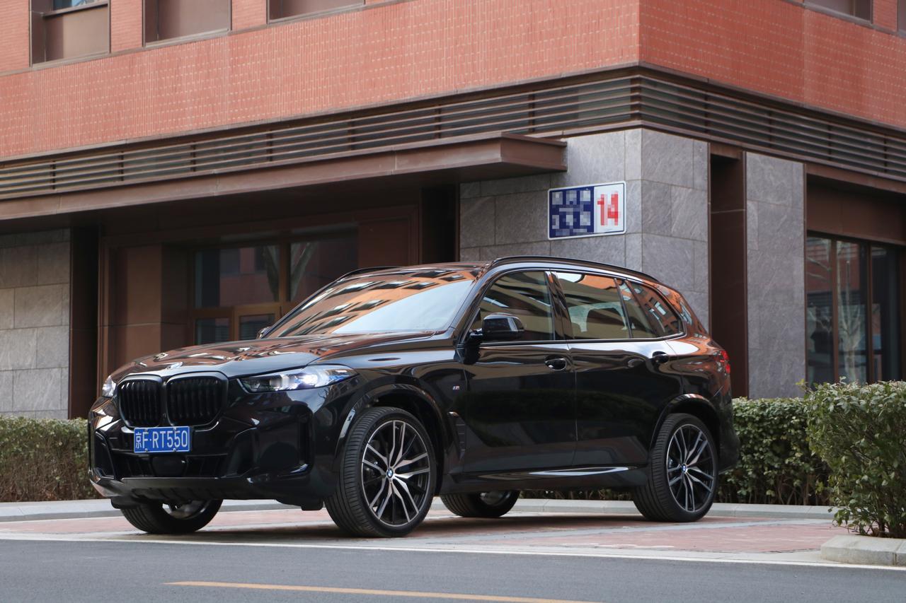 好久没说燃油车了，刚好这几天同事深度体验了一下宝马的ECO PRO模式，非常有意