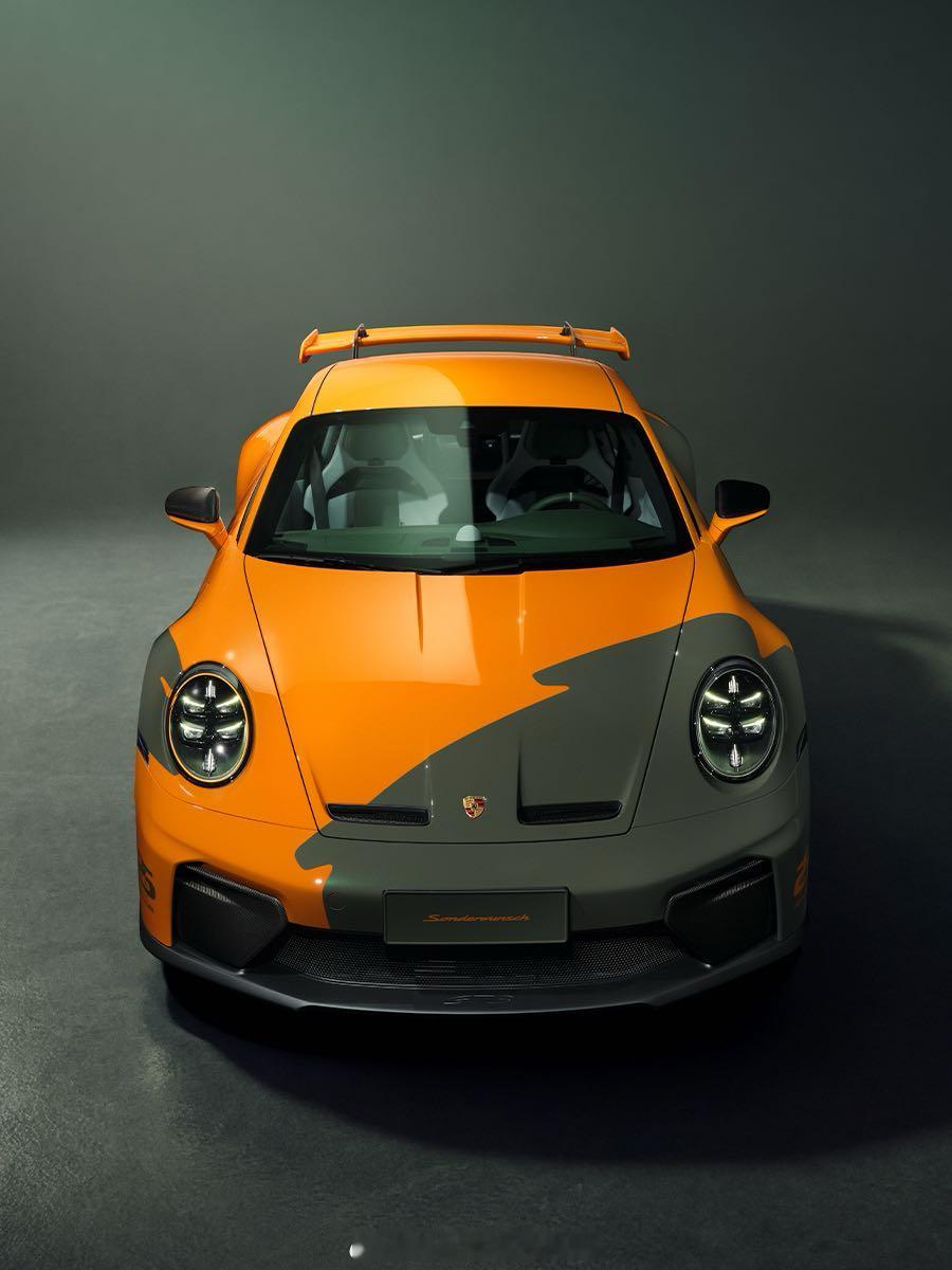 前两天，在店里聊到过这车原来，车价要500w，：暂时没卖出～ 