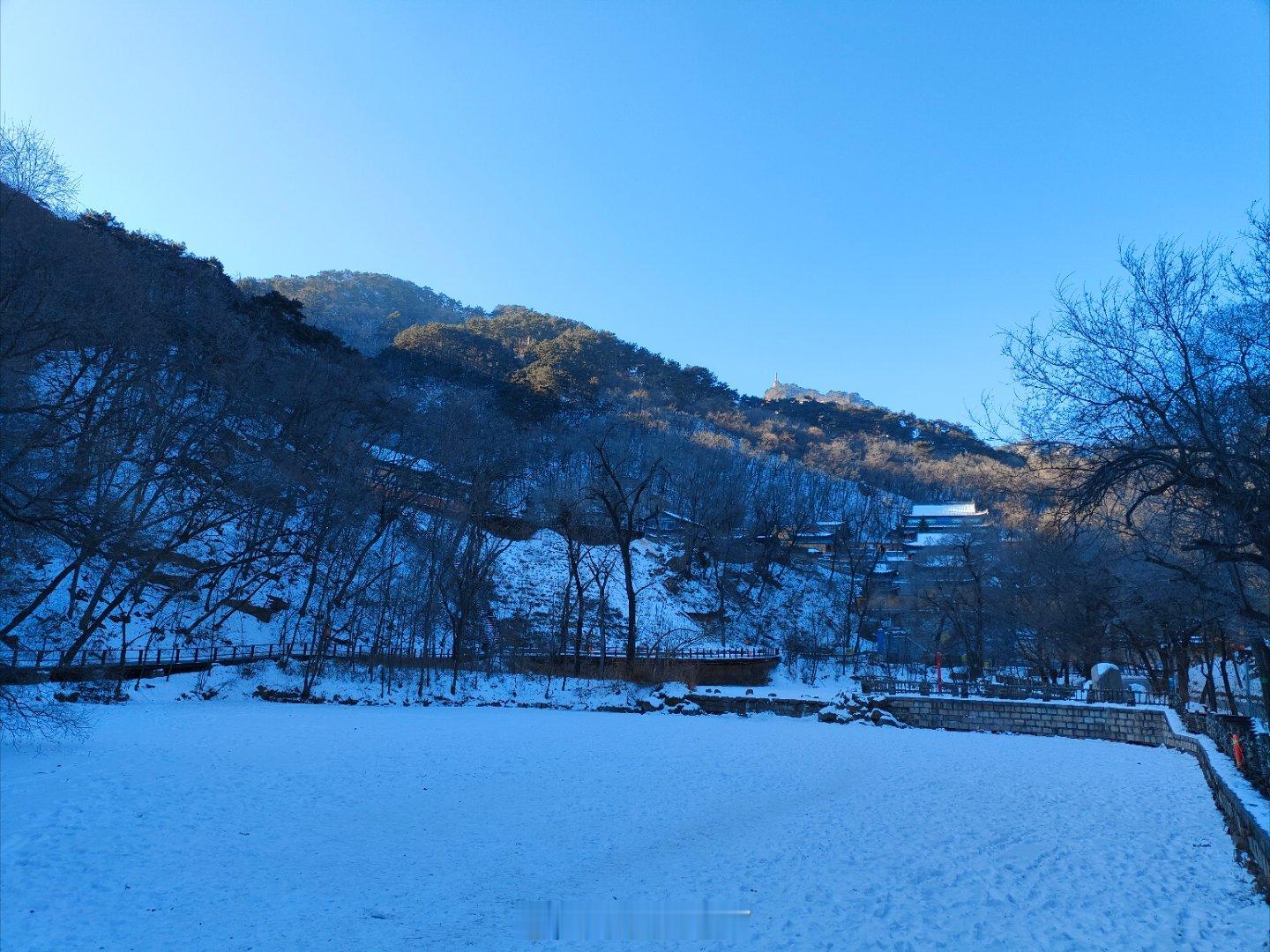 冷到抖的寒潮要退场了别骗我，我在辽宁鞍山这里还在冷到抖腿。不过冷归冷，北国的冰雪