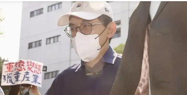 2023年夏天，台湾省知名主持人黄子佼，被曝出强吻17岁少女、逼迫拍摄裸照的丑闻
