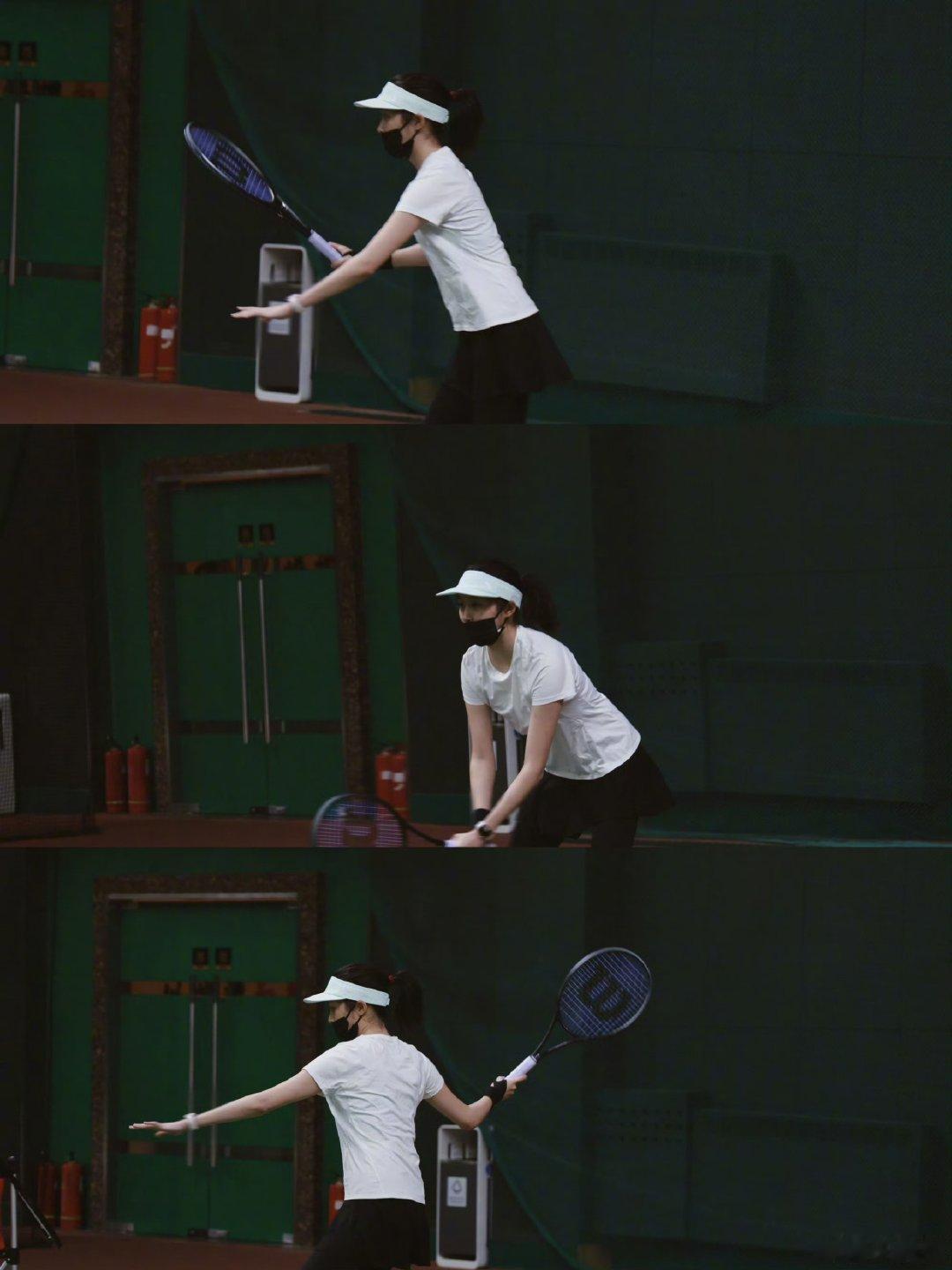 关晓彤晒打网球六宫格 