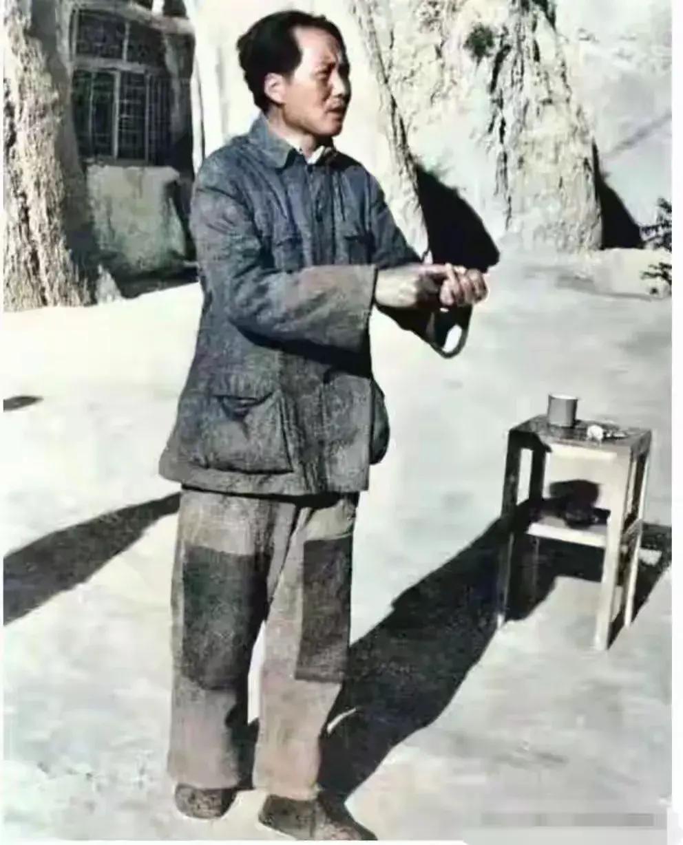 穷穷穷革命受折磨，
苦苦苦秋霜瘦竹径。

致敬我们伟大的恩人，老人家为了穷人的幸
