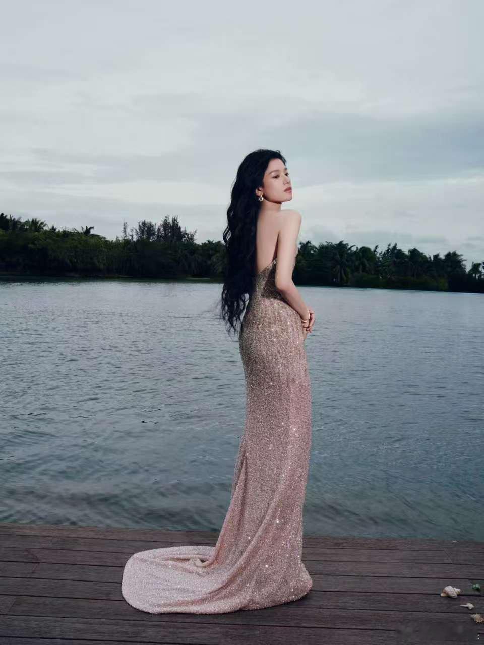 张婧仪听海逐光张婧仪正在登岛中张婧仪听海逐光，正在登岛中，[鼓掌][鼓掌] ​​