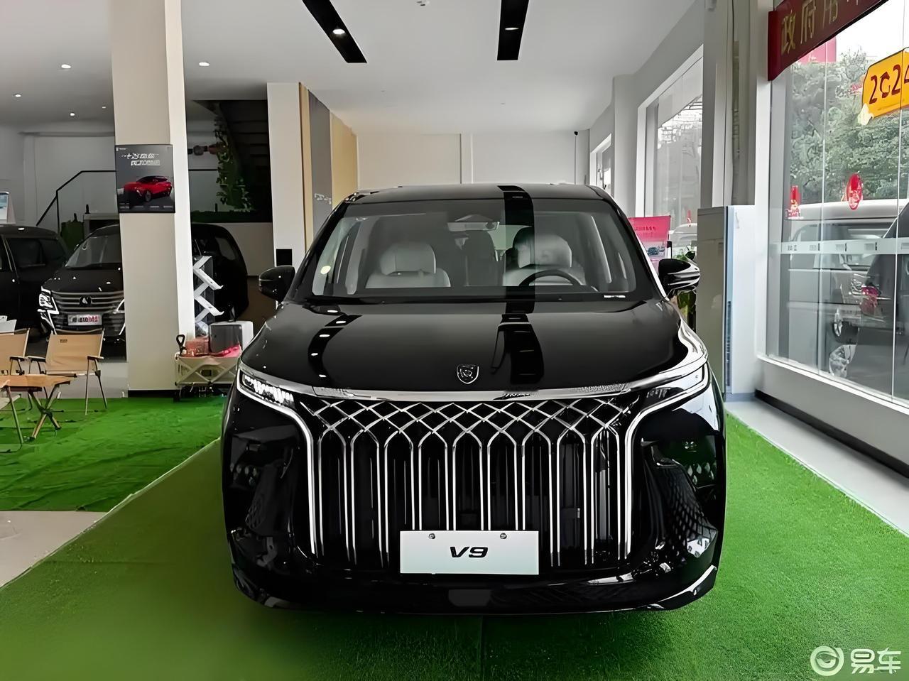 周末，搭乘了妹妹的风行星海V9MPV车，觉得这车优点很多。空间大算是一大优点，后