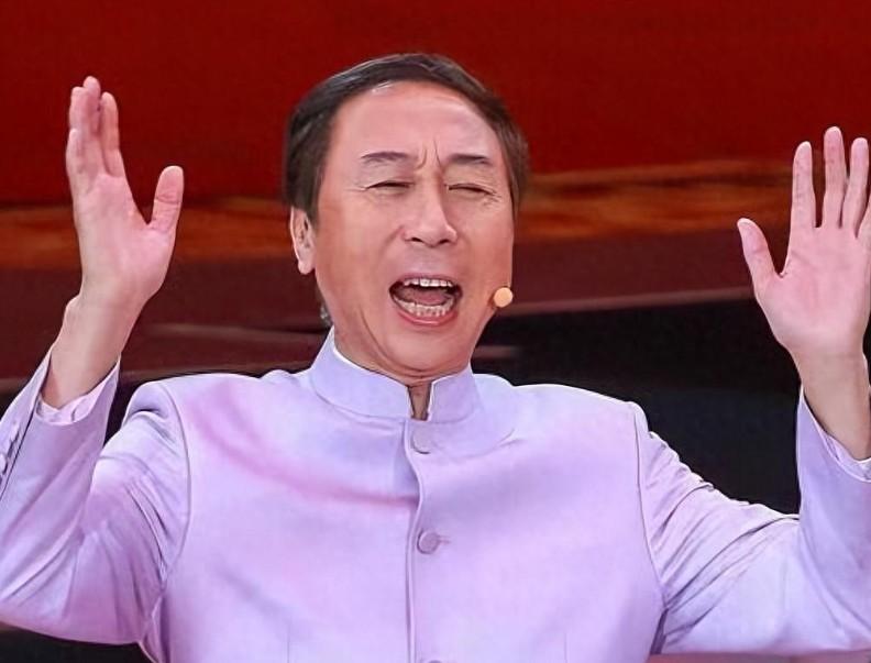 “父母去，兄弟姐妹便是归途”，冯巩老师的家庭故事太戳心了！
 
血缘的羁绊在岁月