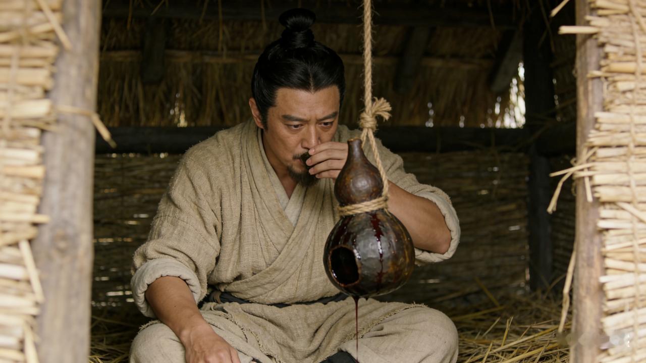 卧薪尝胆
三千越甲吞吴的狠人逆袭史
 
春秋末年，吴越两国的血海深仇，被一个男人