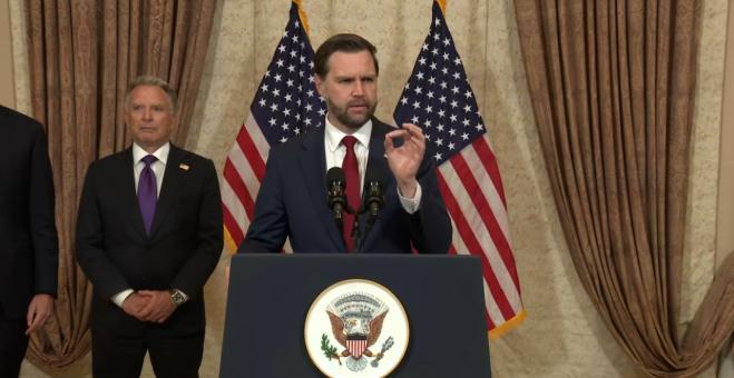 谈了21个小时，美国副总统眼睛都快谈绿了。

后半夜出来宣布：好消息是和伊朗有了