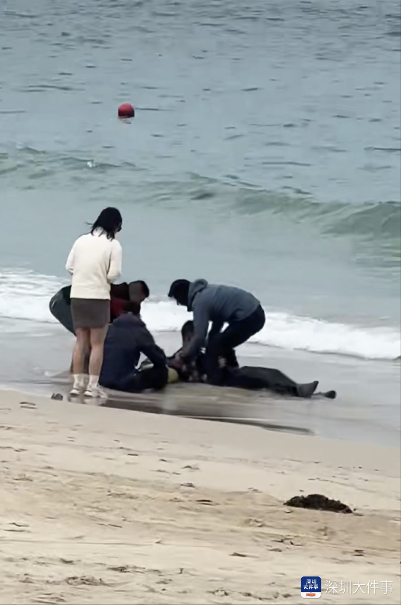 #深圳大鹏滑翔伞失控坠海2人受伤#【深圳大鹏一滑翔伞失控坠海2人受伤 涉事机构已