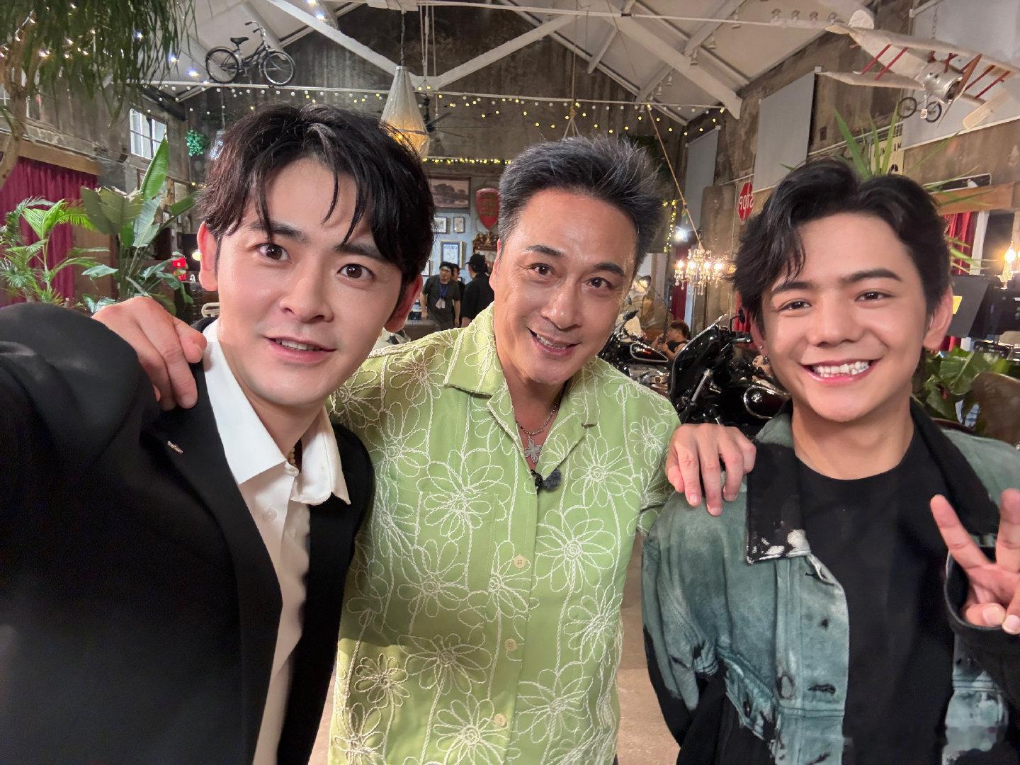 李欣泽还没演过瘾就结束了 李欣泽在节目里那可是闪闪发光，带来的看点就像夜空中绽放