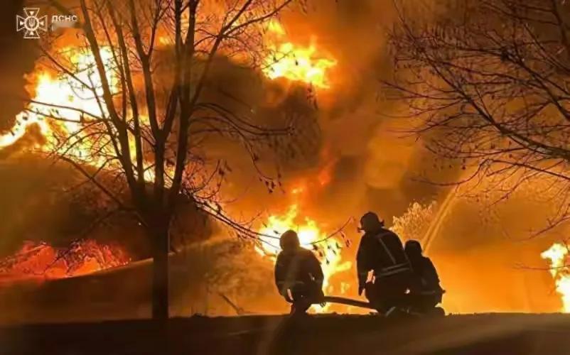 乌克兰新年夜遭遇大规模空袭，敖德萨面临断电危机！
2026年1月1日新年深夜，乌