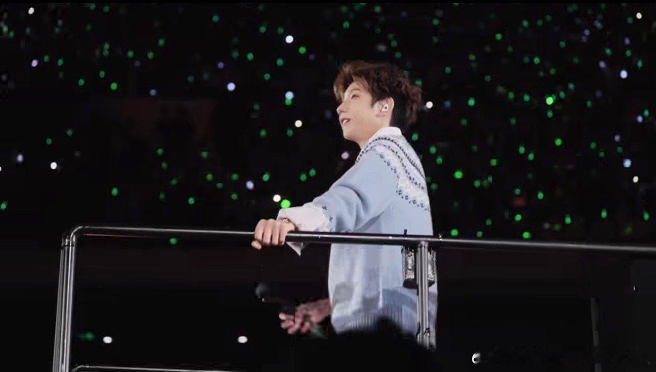 王源回顾幸福的一天vlog 王源“回顾宇宙超级无敌幸福的一天！我怎会如此幸运 有