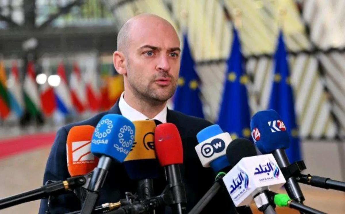 《费加罗报》报道，当地时间2日，法国外长巴罗表示，法国政府不会签署由美国推动组建