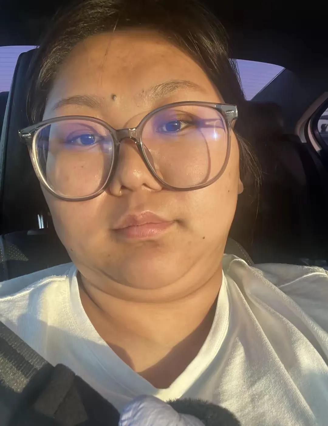 二十多岁的我常常陷入自我厌恶。身高不高，体重却超标不少，立下的减肥计划一次次落空