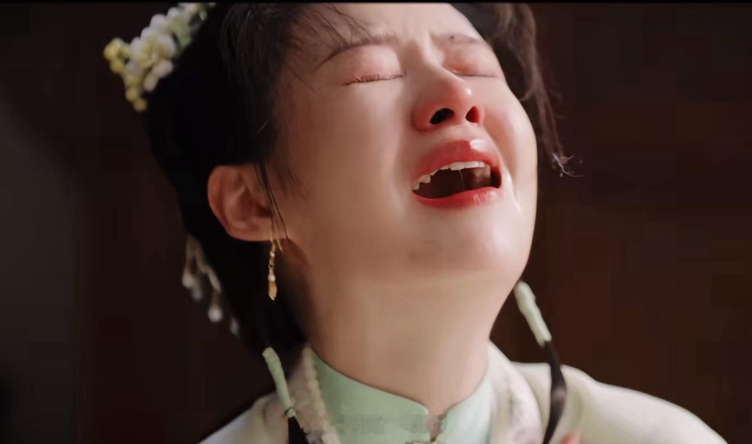 被郑合惠子哭戏骗惨了兰香如故小白兔的眼里不仅有温柔似水，还有隐藏的野心与秘密。郑