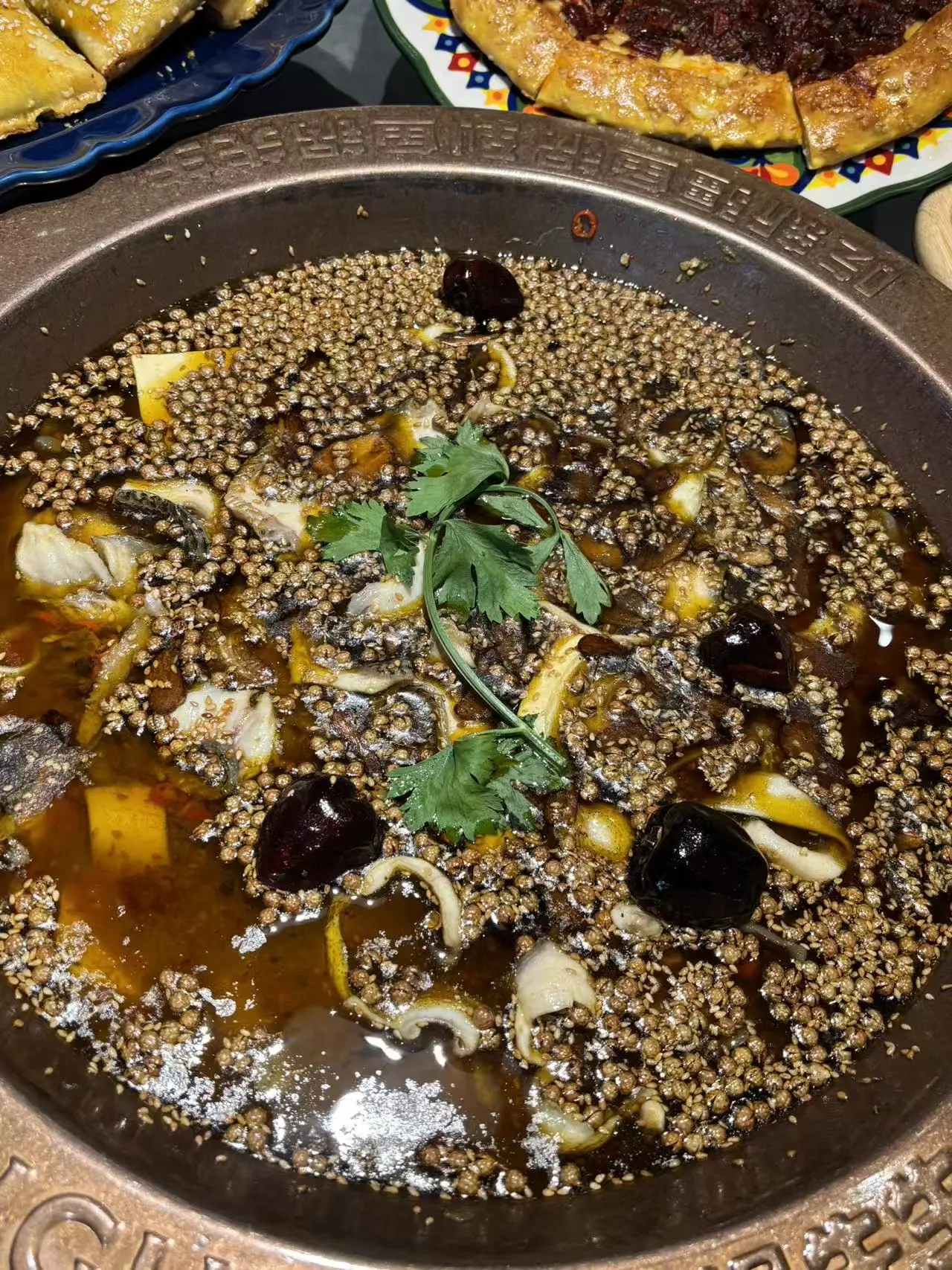 旅居伊宁｜吃腻牛羊肉，换个口味刚刚好。旅居伊宁快一个月，今天闲逛六星街...