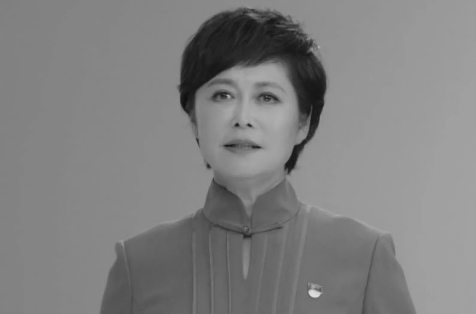 敬一丹去世 13日，女儿王尔晴发布讣告宣布敬一丹去世：“我最亲爱的妈妈，大家熟悉