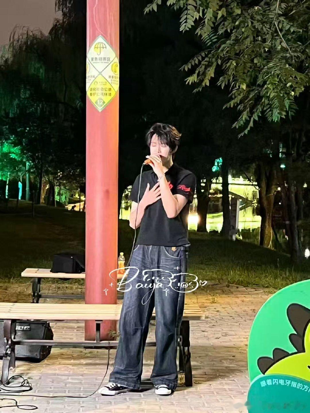 张极唱歌挑战路透张极i人唱歌挑战路透 喔 期待了 